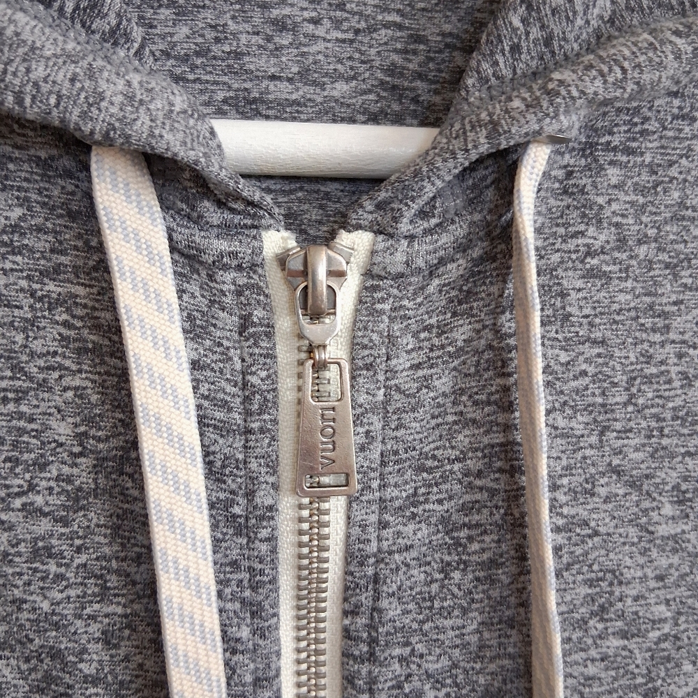 Vuori Halo Performance Hoodie Grey Heather DreamKnit - Picture 8 of 16